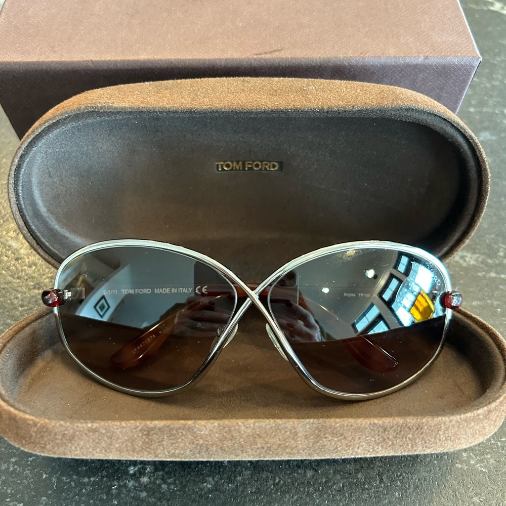 Tom Ford Women’s Sunglasses Brigitte w/case, box, & envelope TF 160